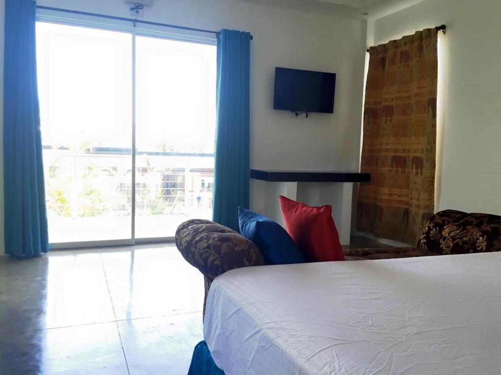 Paboreal Boutique Hotel Puerto Princesa Bagian luar foto