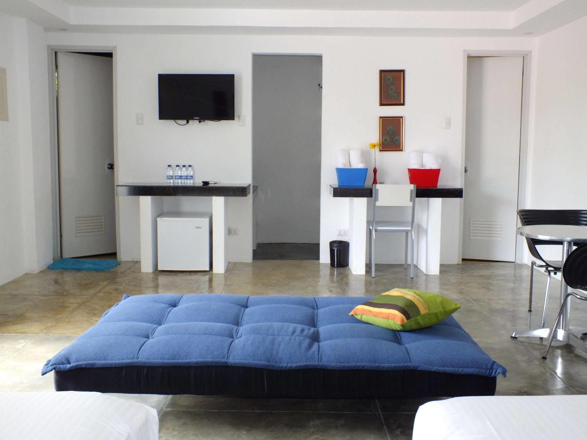 Paboreal Boutique Hotel Puerto Princesa Bagian luar foto