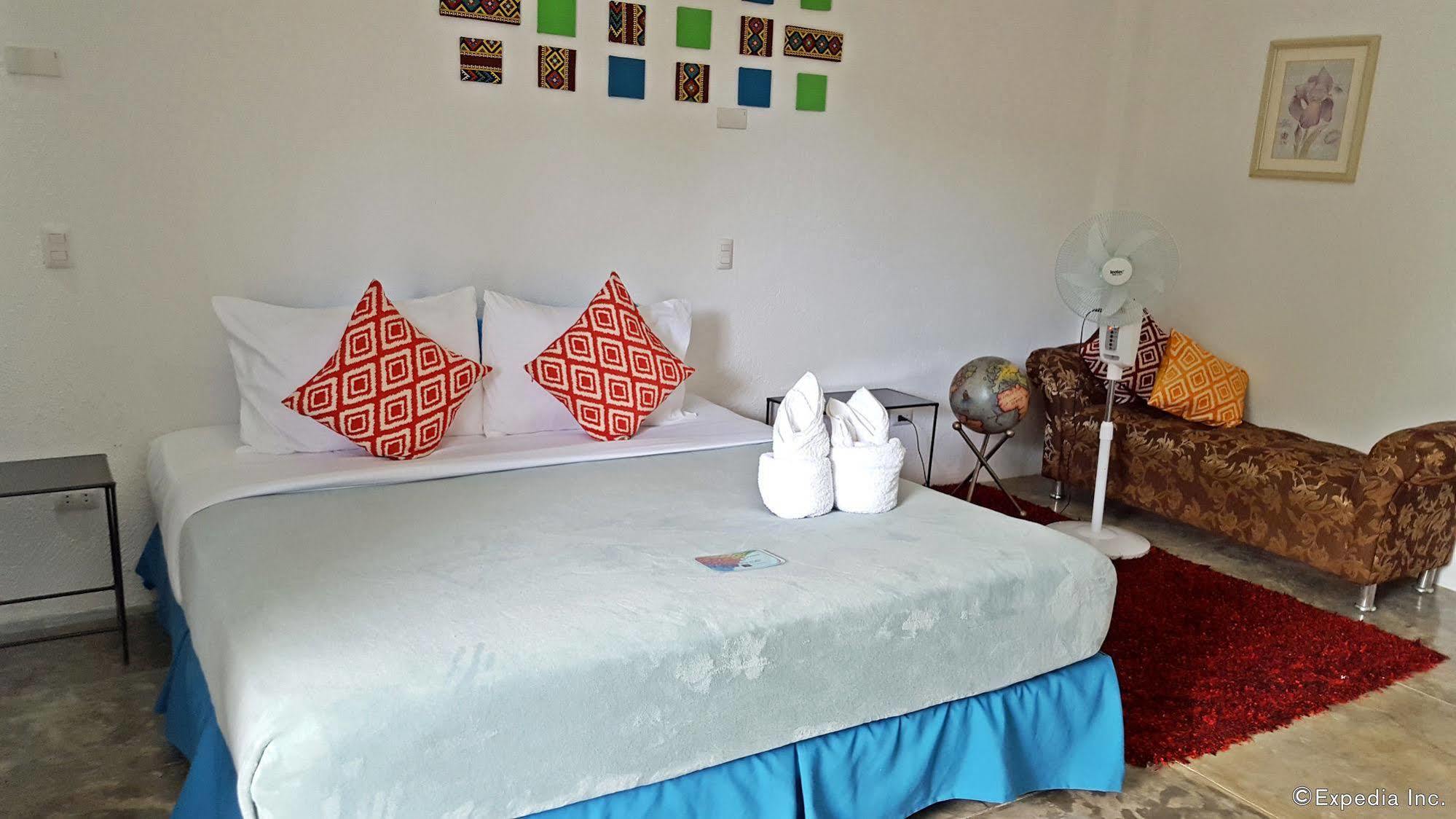 Paboreal Boutique Hotel Puerto Princesa Bagian luar foto
