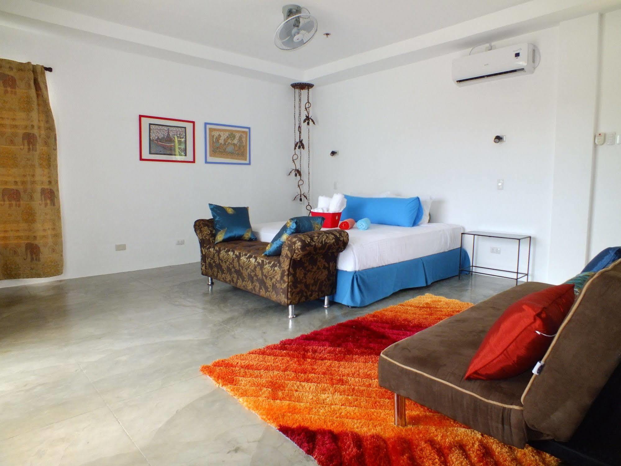 Paboreal Boutique Hotel Puerto Princesa Bagian luar foto